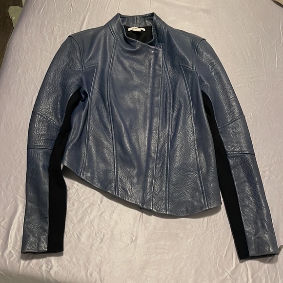 HELMUT LANG blue asymmetrical lamb skin cropped leather jacket with zipper - Picture 11 of 11
